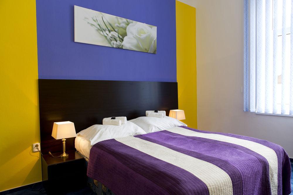 סטרקוניצה Hotel Bila Ruze מראה חיצוני תמונה
