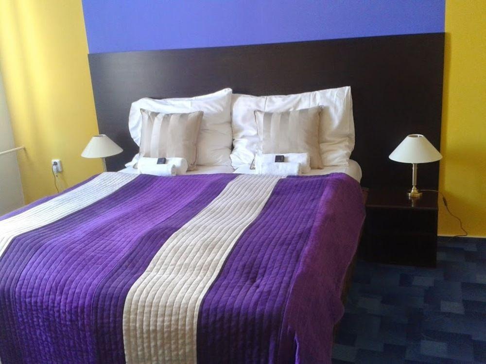 סטרקוניצה Hotel Bila Ruze מראה חיצוני תמונה
